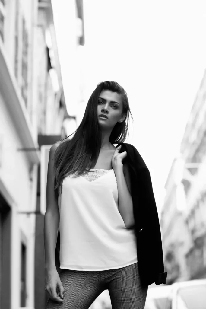 Marine DEBUT photographiée en extérieur lors de son premier shooting organisé par Enjoy Models
